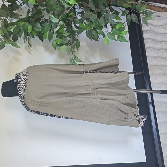 Natural Reflections Olive and Black Patterned Jacket - Picture 6 of 10